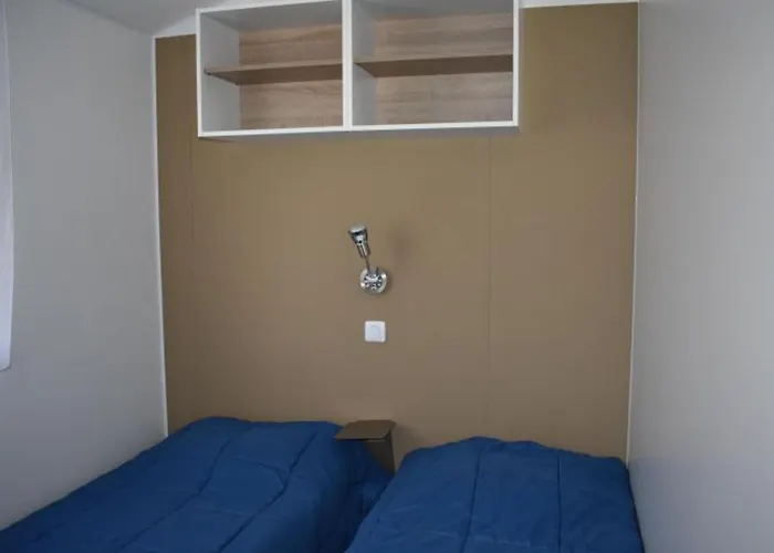 Kemping Mobil Moderne Avec Terrasse - 6 Pers. - Api-1-52-431