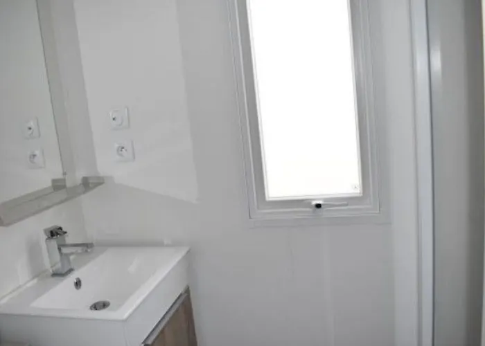 Kemping Mobil Moderne Avec Terrasse - 6 Pers. - Api-1-52-431 Crissé